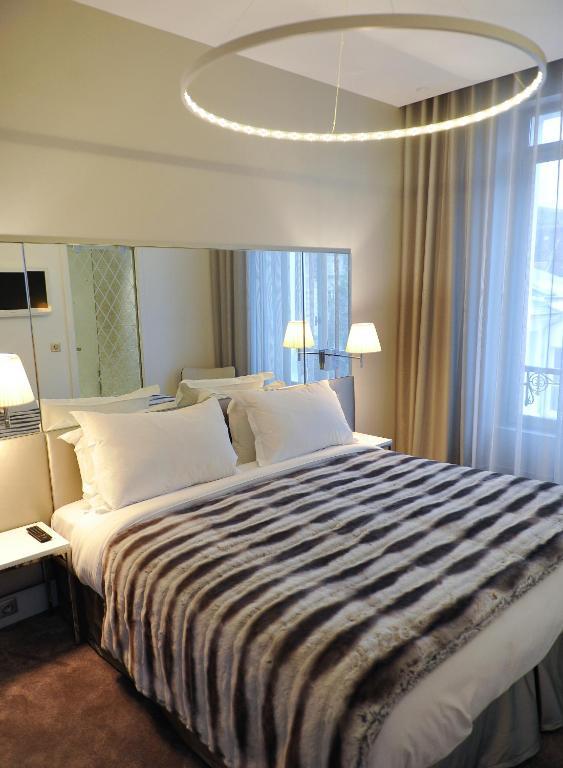 Le Cesar Hotel Provins Phòng bức ảnh