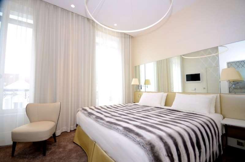 Le Cesar Hotel Provins Phòng bức ảnh